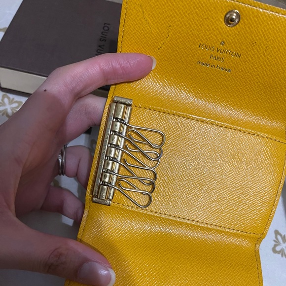 Louis Vuitton 6 ring key holder yellow - Picture 4 of 6